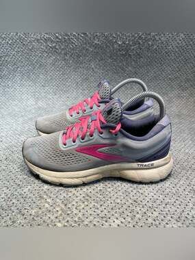 Brooks Trace Blue Pink Running Shoes Size 6 Women’s